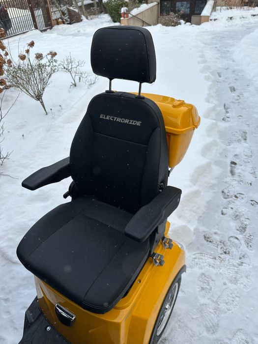 Skuter FASTI 4 MAX żółty czterokołowy