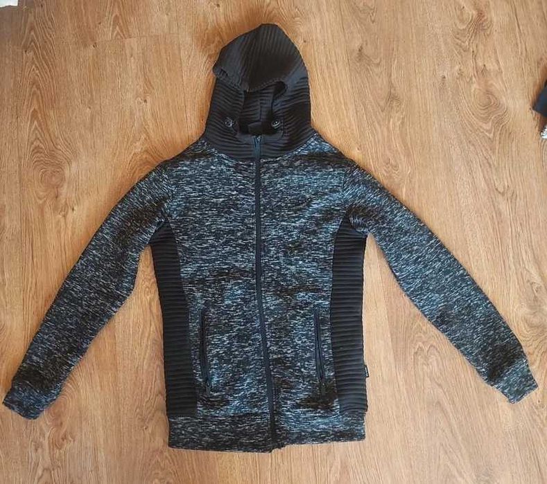 Bluza z kapturem ,czarna rozpinana