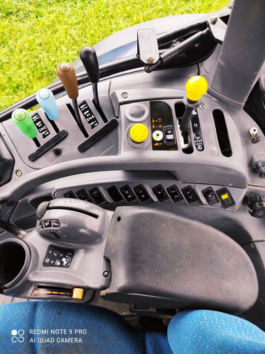 New Holland T 7050 T7 240km!