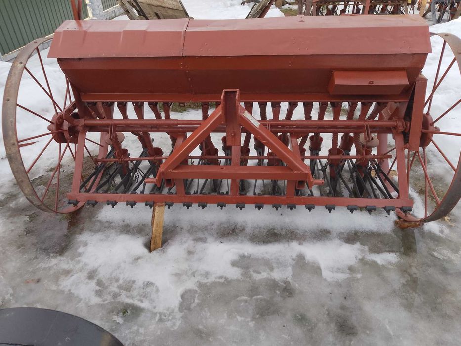 сівалка тракторна 19 лійок