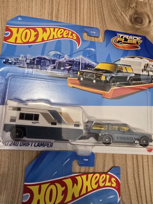 Zestaw dwóch hot wheels