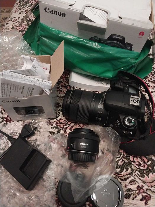 Продам Canon 77d з двома об'єктивами (18-135, 50)