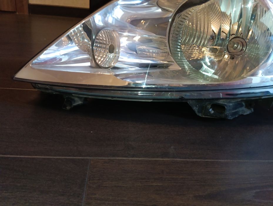 Продам фары Пежо Эксперт