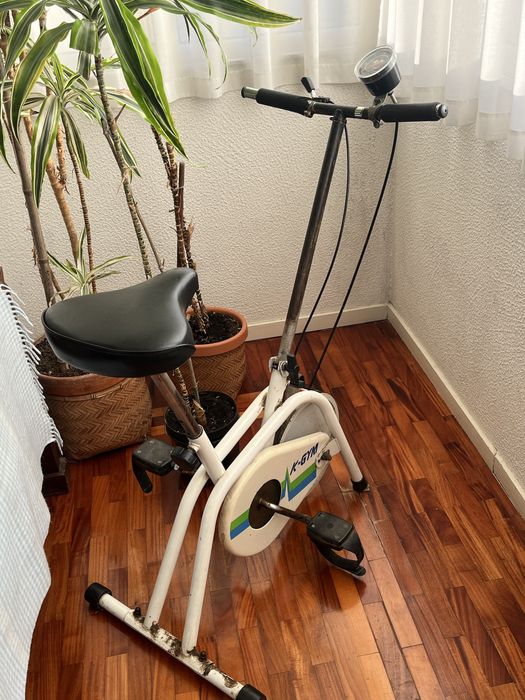Bicicleta fixa usada
