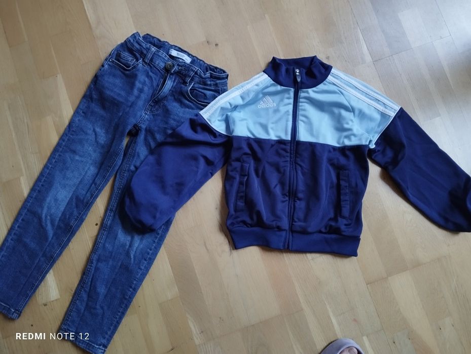 Bluza ADIDAS 128 i jeansy RESERVED 134
