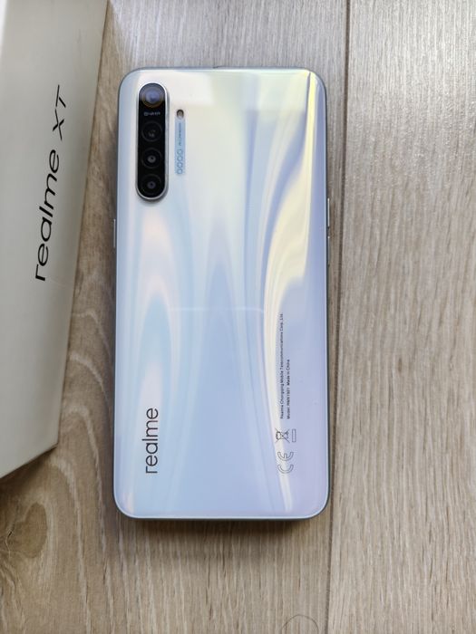Телефон Realme XT
