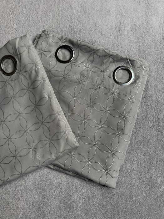 Zaslony 260x140cm szare srebrny emblemat