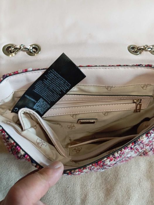 Сумка через плече Guess, модель Cessily