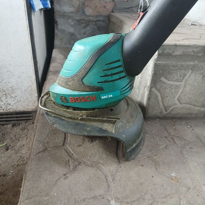 Электро триммер BOSCH