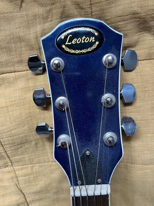 Гитара акустична