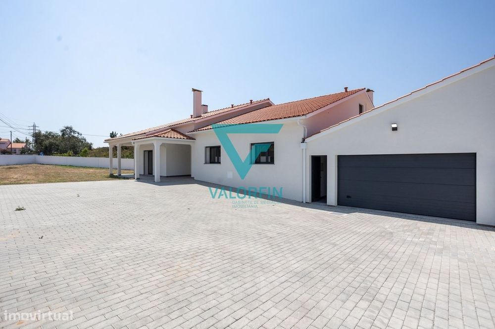 Moradia T3 Térrea Geminada em Pinheiros, Marrazes – Leiria