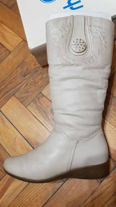 Женские зимние сапоги