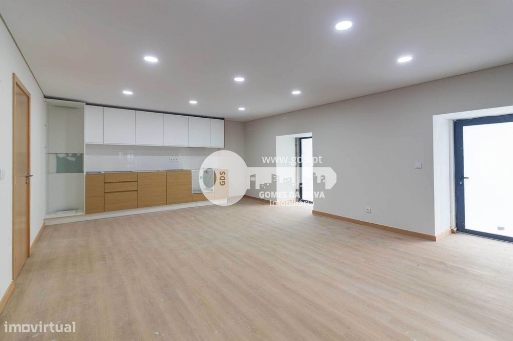 Moradia T2 Totalmente Renovada em Caniçada – Vieira do Minho