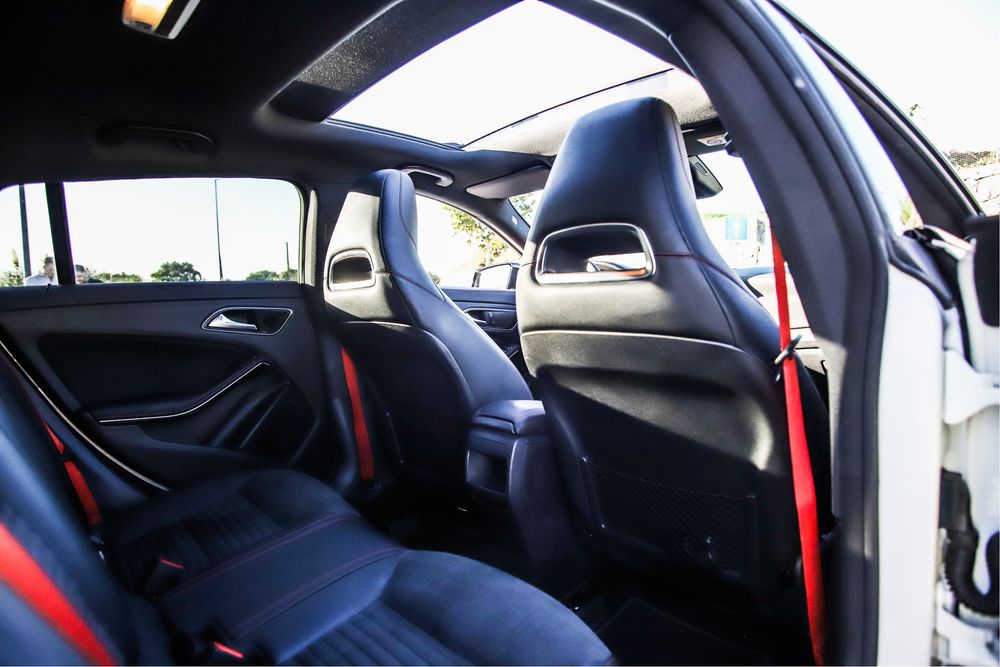 Mercedes-Benz CLA 45 AMG 4MATIC Shooting Brake 381cv