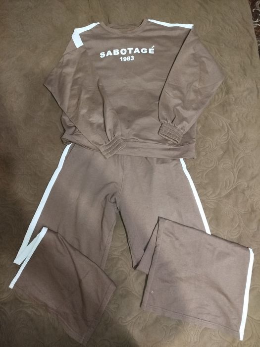 Костюмчик для дівчинки шоколадного кольору