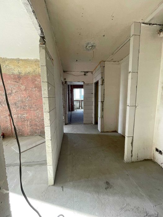 Продам 3-ком квартиру на Крымской