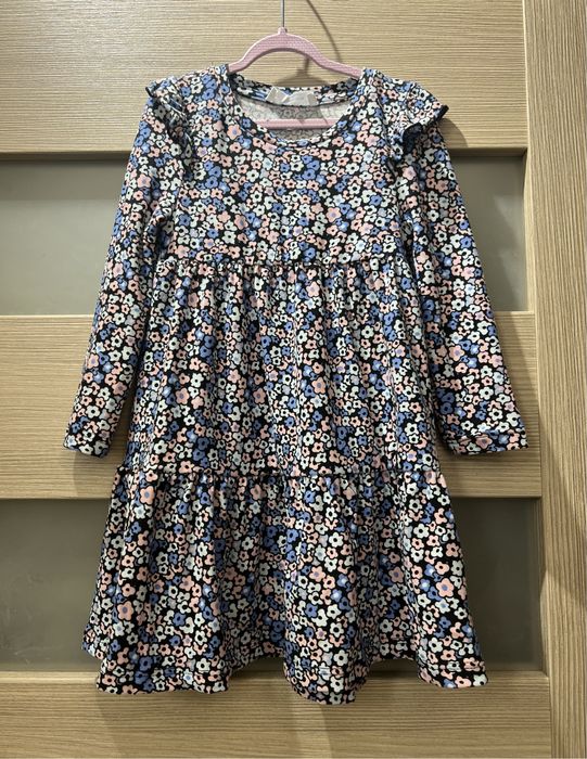 Całkowicie nowa niebieska sukienka w kwiatuszki rozm.92