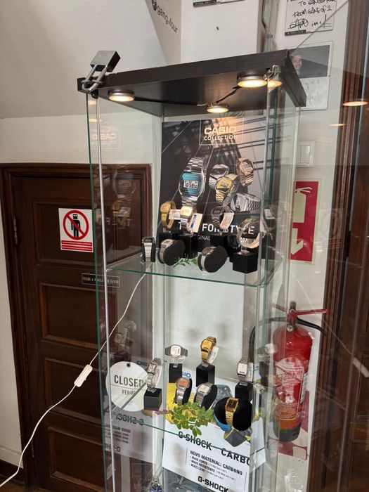Vitrine de exposicão em vidro