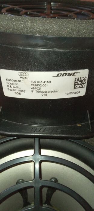 Динаміки Bose  Audi Q7.оригінал,хороший робочий стан з конекторами!!!
