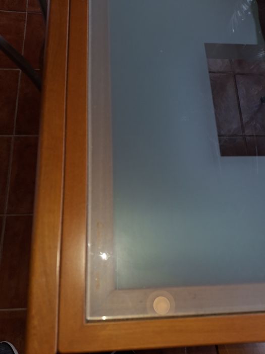 Conjunto Vendo mesa + 4 cadeiras de  madeira maciça  + sofá