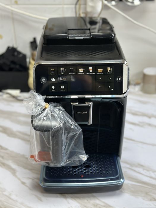 Зернова кавоварка philips latte go 5400 сток стан новоі