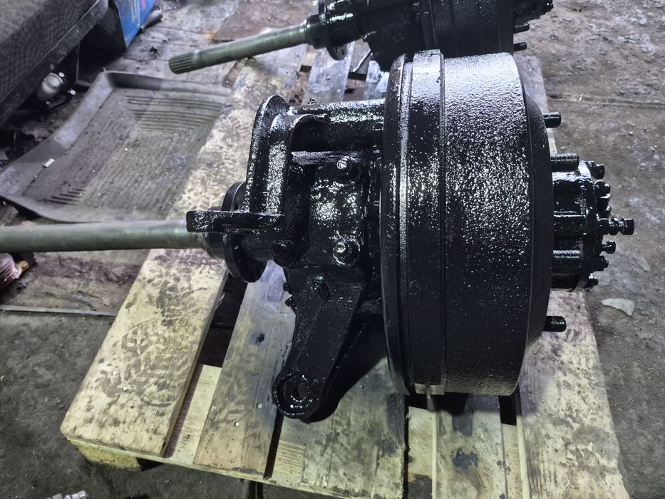 Мост передний.поворотные кулаки.Зил 131.Урал.Камаз