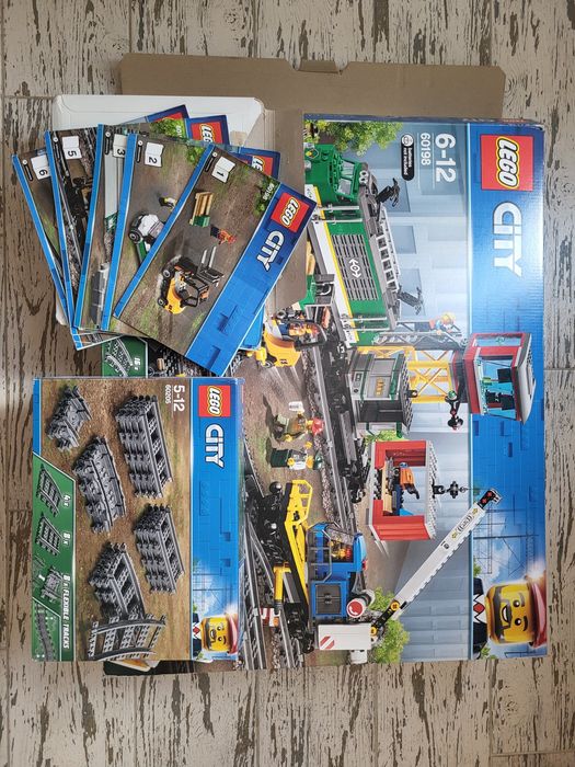 Конструктор LEGO City Вантажний потяг (60198)
