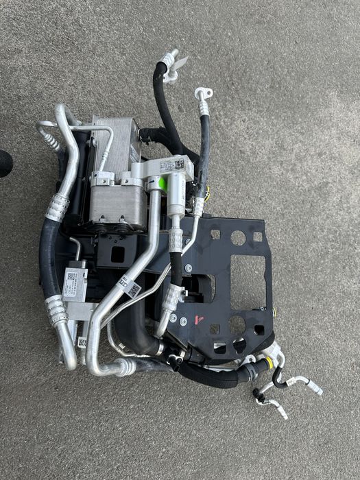 Audi Etron бокові блоки