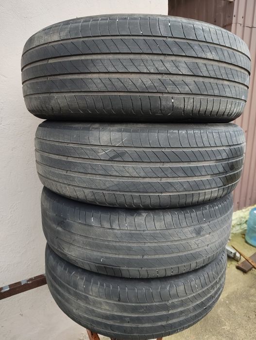 Michelin Primacy 4 215/65 R17 комплектом або парами