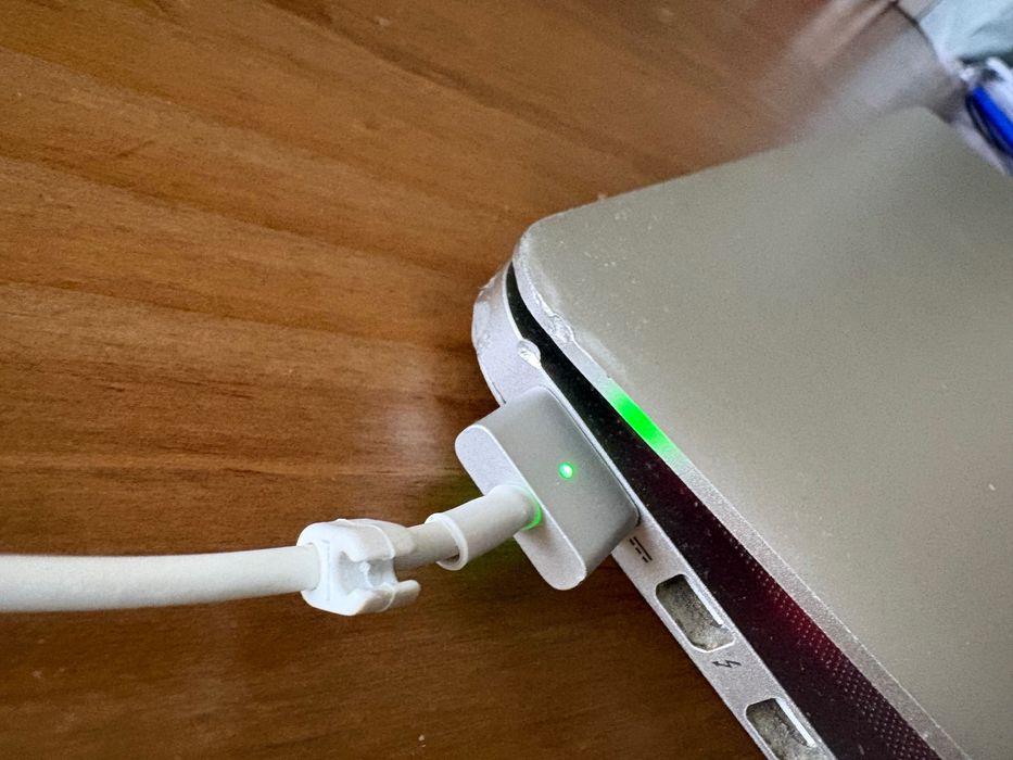 MacBook iOS Monterrey512184111869480961