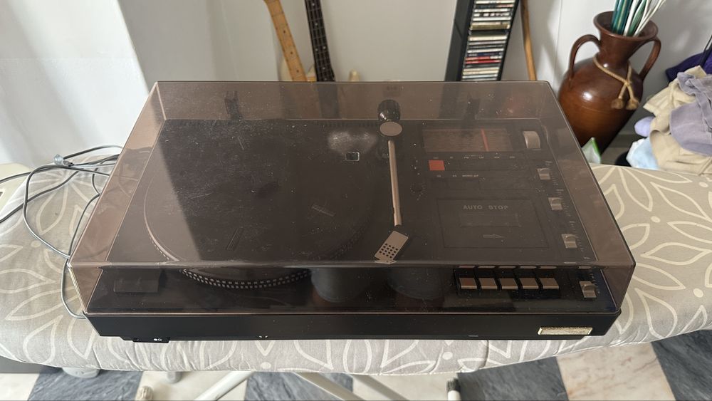 Gira-discos c/ Radio dos anos 70