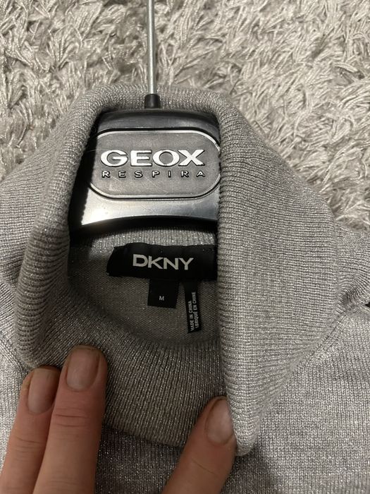 Продам свитер DKNY