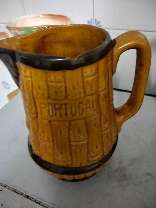 Caneca antiga barro