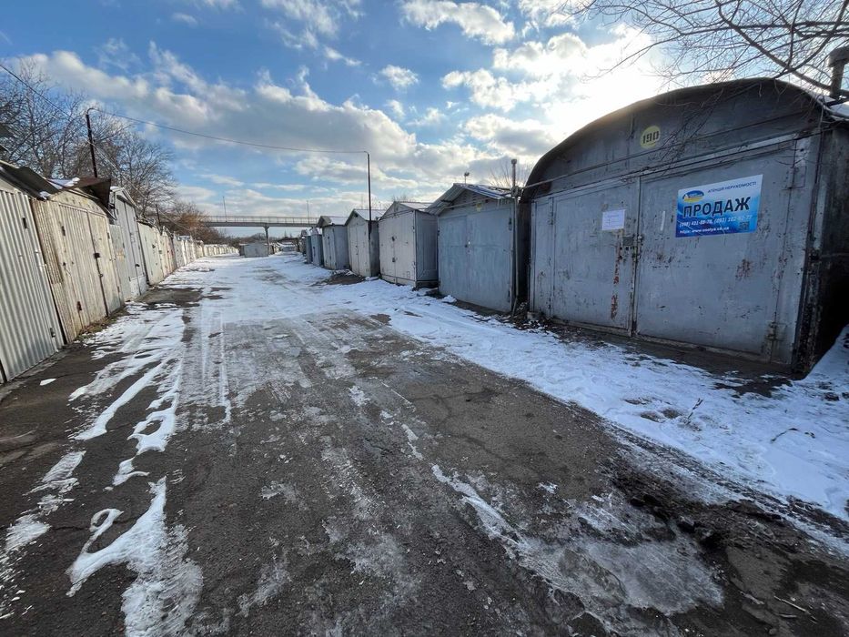 Продаж гаража в АК "Дніпро" по вул. І.Гонти
