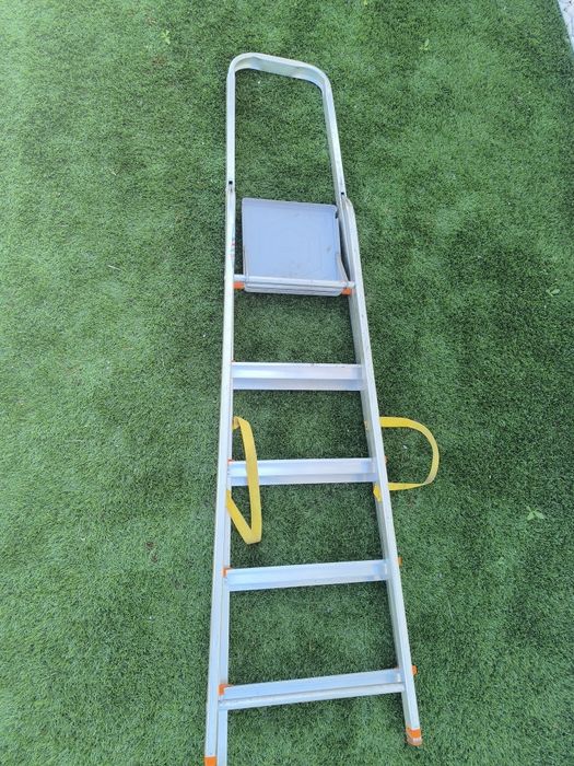 Escadote 160cm - 3 unidades metal
