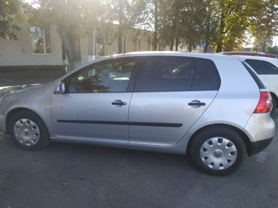 Автомобиль Volkswagen Golf 5