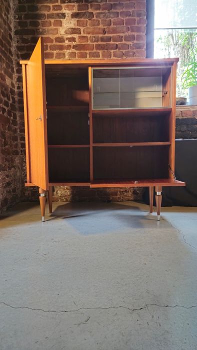 Nr.2202 Elegancka Witryna/Kredens w Stylu Mid-Century Modern (