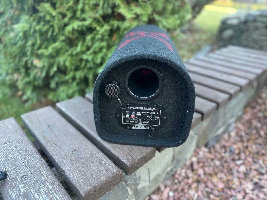 Автомобильный сабвуфер. Колонка. Акустика. Усилитель звука