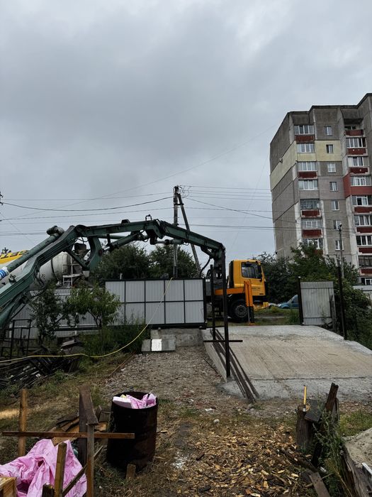 Послуги автобетононасоса Чернігів та область 24,35,36,38,42,48 метрів