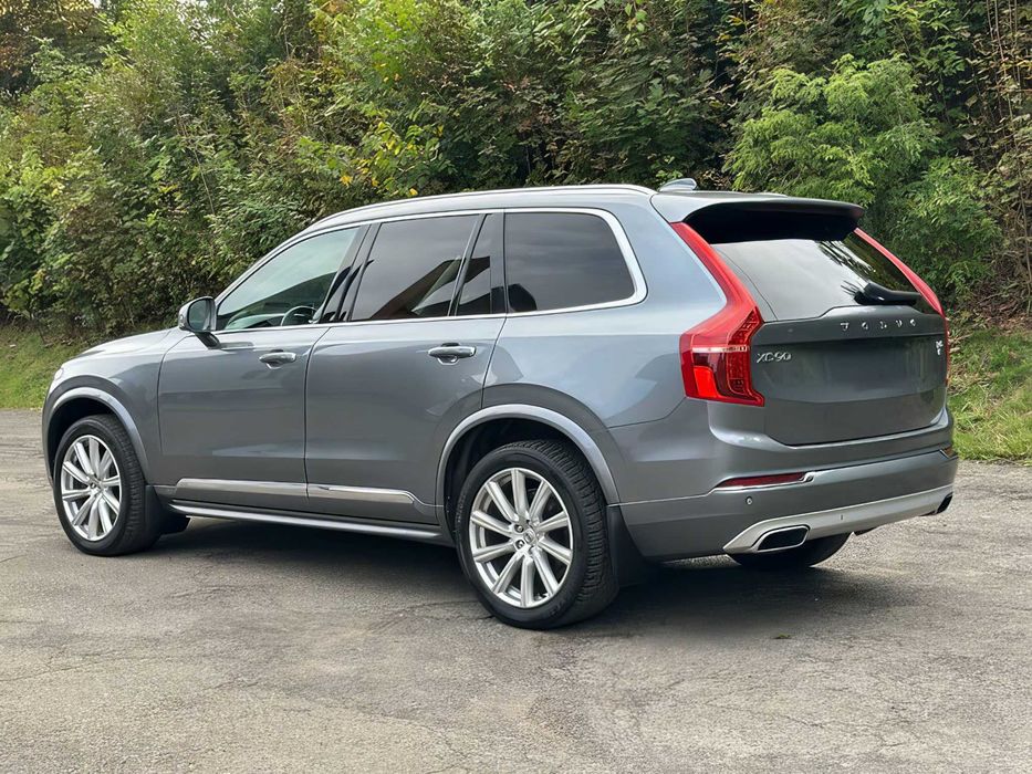 Volvo XC90      2019