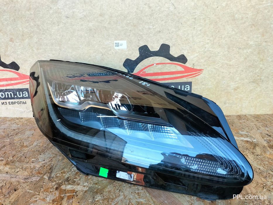 Jaguar E-Pace 2017-2020 Фара передняя правая Full LED J9C3-13W029-EC