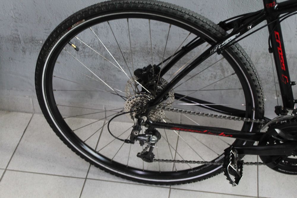 Rower crossowy HardRock, Rama 18,5", Koła 28" Alu, Amor Shimano Deore, Lekki