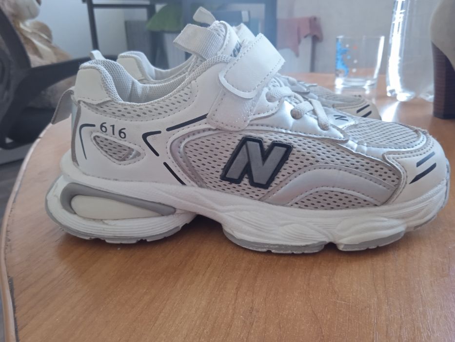 Продам кроссовки