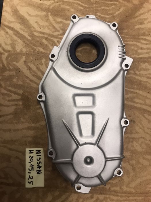 Pokrywa rozrządu Nissan H15, H20, H25