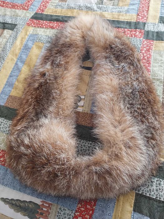 Gola de pêlo, muito quente e em muito bom estado