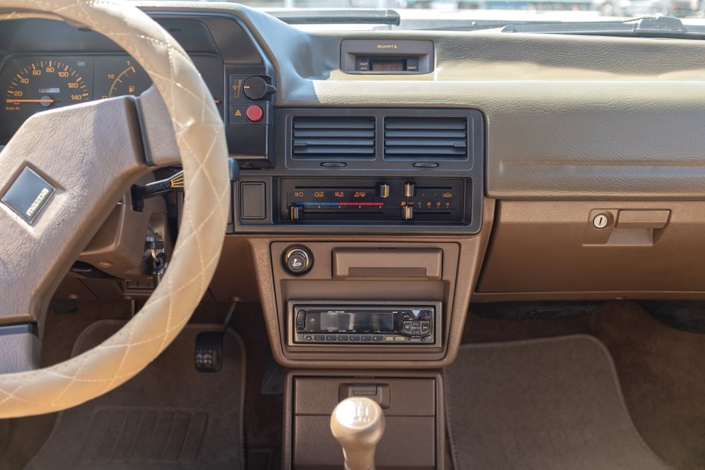 Mazda 323  GLX 1986