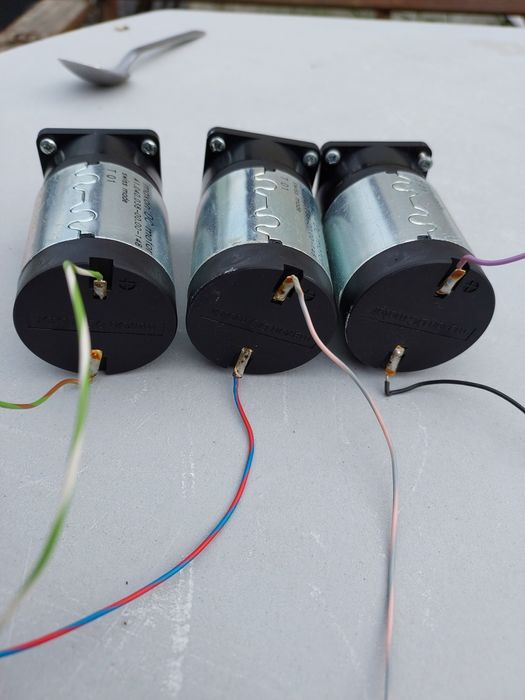 Maxon DC motor 24V 41.040.038-00.00-148 silnik DC z przekładnią 1:30