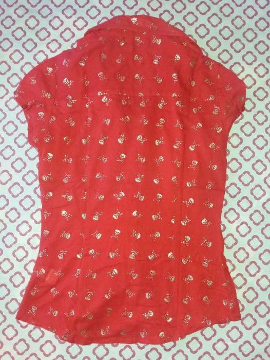 Camisa stradivarius com caveiras