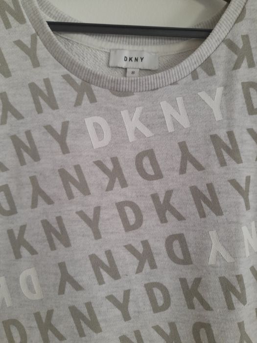 Vestidos DKNY, Escada e Karl Lagarfeld 8 anos