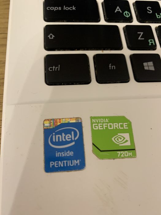 Ноутбук Asus x550 cc білий